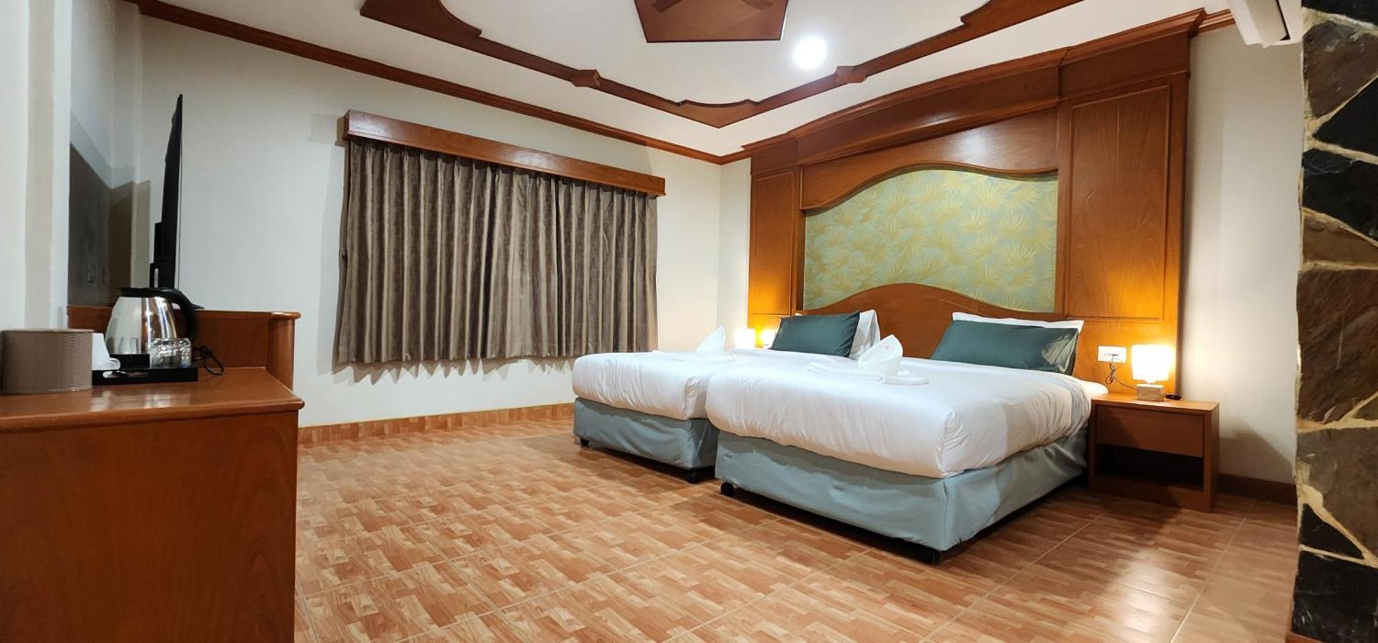Arya Suites Patong Beach Екстер'єр фото