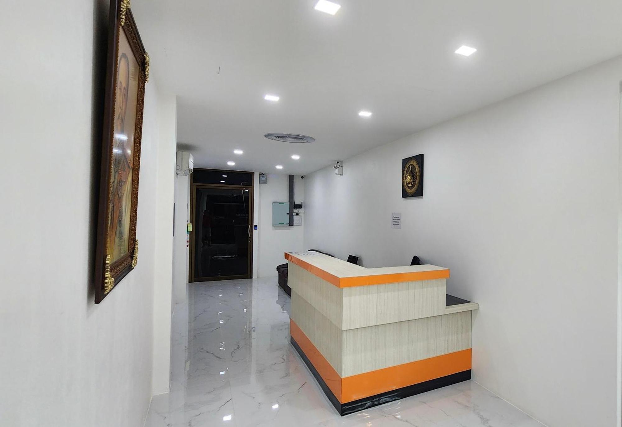 Arya Suites Patong Beach Екстер'єр фото
